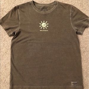 Distressed brown, Life Is Good Tee